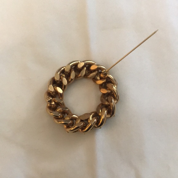 ⚡️FINAL PRICE⚡️ Vintage Leaf Wreath Like Brooch Pin - Picture 6 of 8